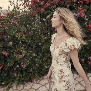 Doen Marci Dress IN FIELD OF TULIPS, Size L, like new